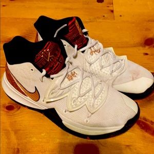 Nike Kyrie 5 BHM